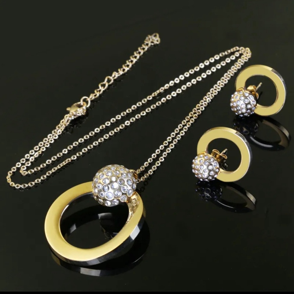 Gold plated stainless steel necklace and earrings set